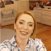 I use my 16 years of business experience ininternational companies to help people choose the right career.